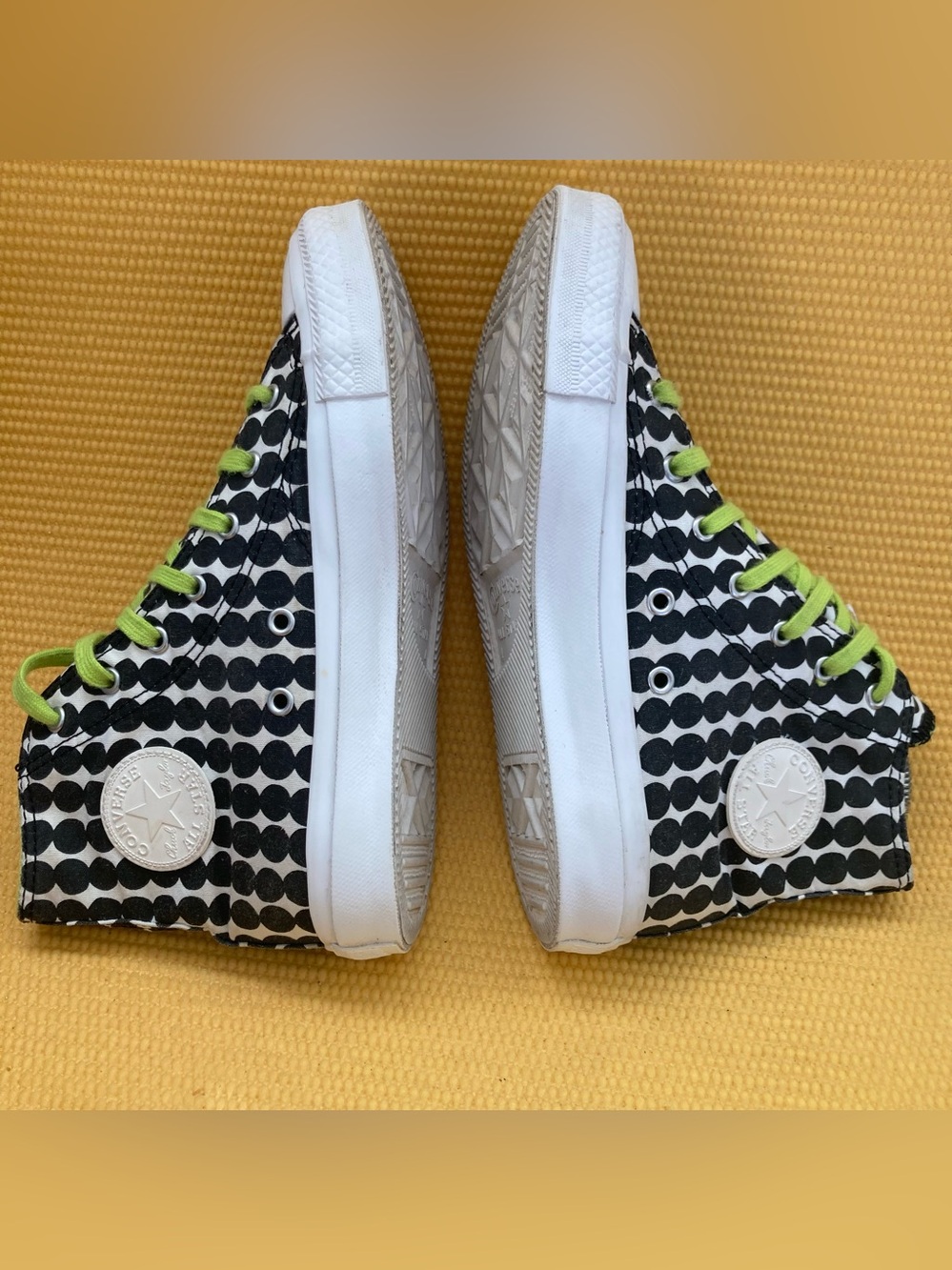 Converse High-Top Sneakers in Black, White & Lime Green size 4 youth Girls - Picture 6 of 9